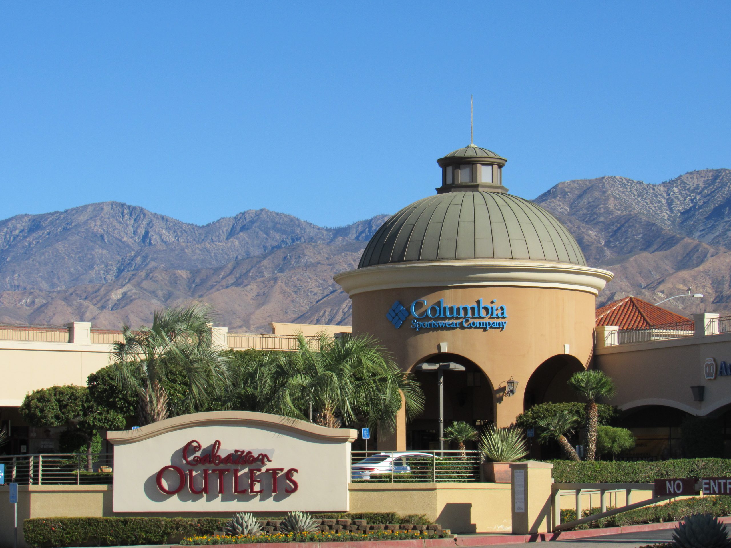 Simon reopens Inland Empire malls, including Cabazon outlets